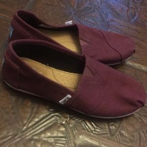 Maroon Size 7 Woman’s Tom’s